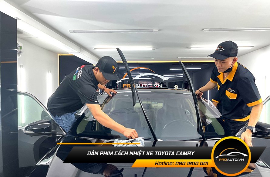 Dán phim cách nhiệt xe Toyota Camry