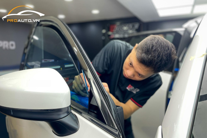 Dán phim cách nhiệt xe Toyota Rush tại PROAUTO.VN