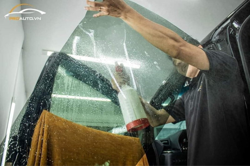 Dán phim cách nhiệt xe Vinfast Lux A2.0 tại PROAUTO.VN