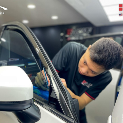 dan phim cach nhiet xe volkswagen viloran giam nhiet do trong xe 1