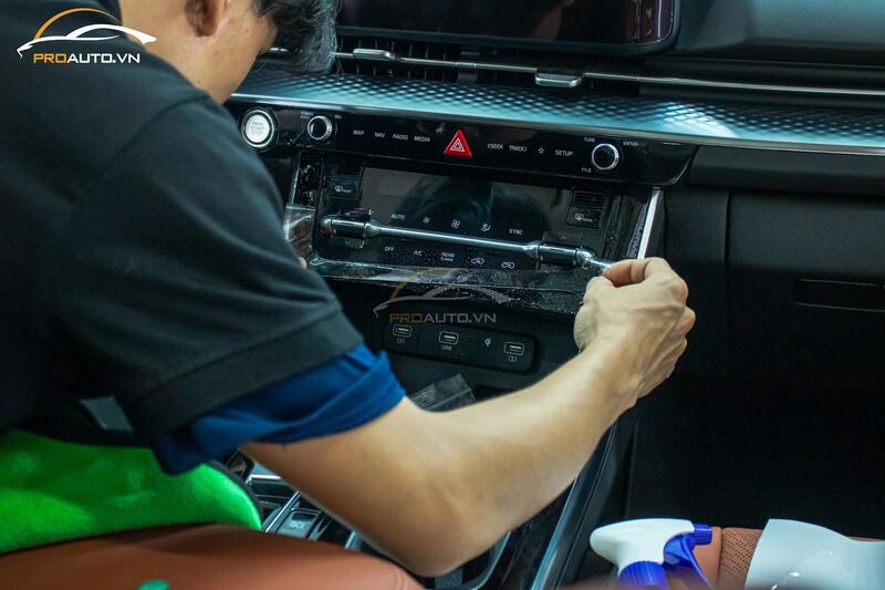 Dán phim PPF xe Honda HRV bảo vệ nội thất trên xe