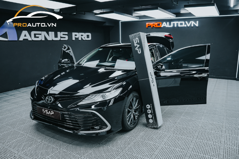 Dán phim PPF xe Toyota Camry: Bảng giá mới nhất