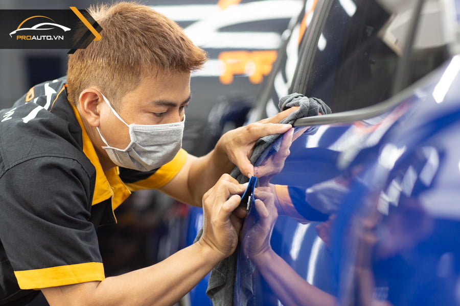 Dán phim PPF xe Cross