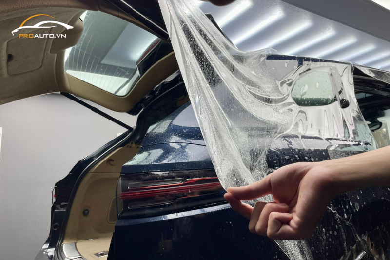 Dán PPF giúp bảo vệ ngoại thất xe Porsche Cayenne