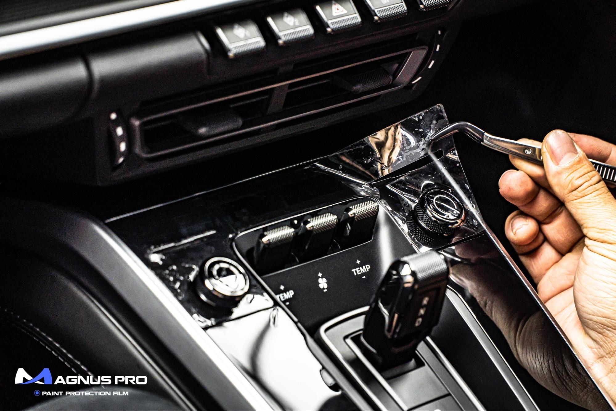 Dán PPF nội thất ô tô Mercedes V220