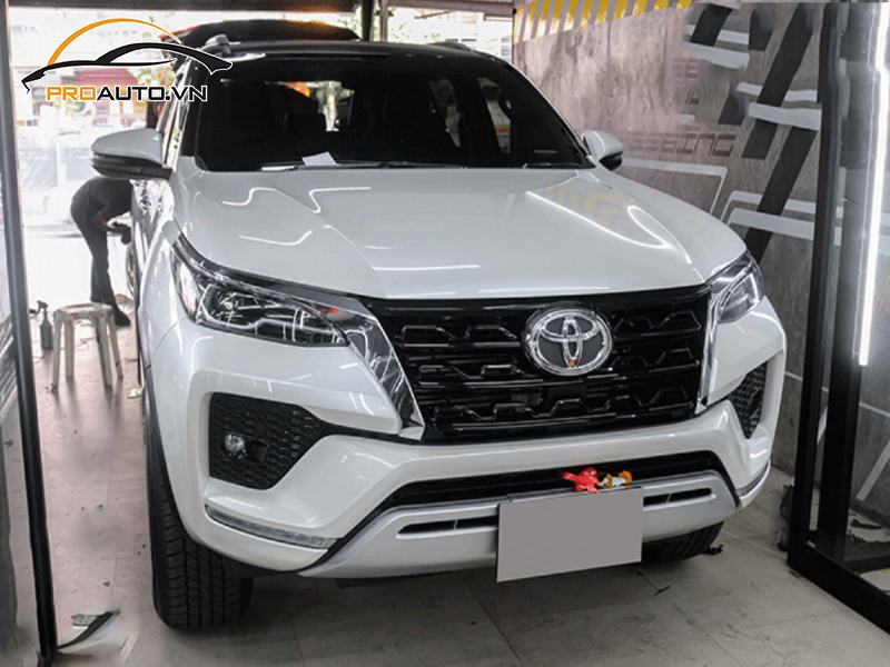 Dán phim PPF xe Toyota Fortuner