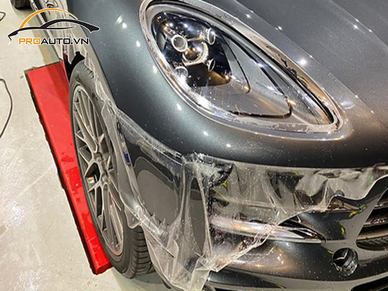 Dán phim PPF xe Toyota Hilux