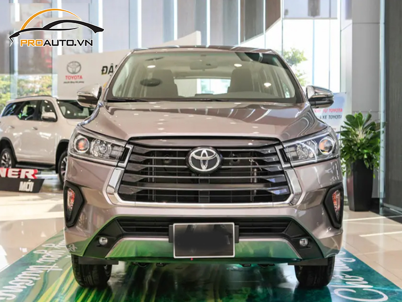 Dán phim PPF xe Toyota Innova