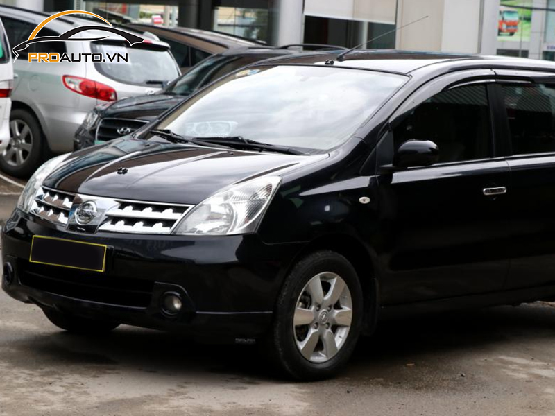 dan-phim-ppf-xe-Livina