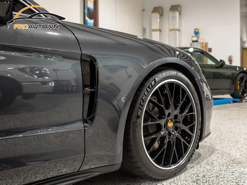 Dán phim PPF xe Porsche Panamera