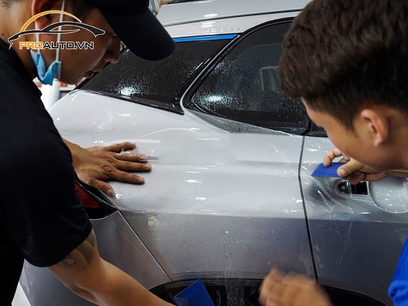 Dán phim PPF xe Porsche Taycan - Ảnh 3