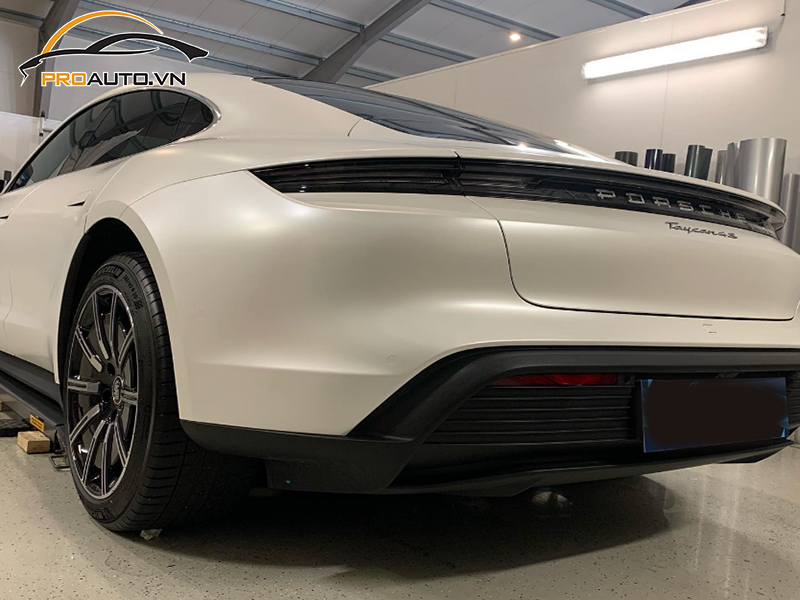 Dán phim PPF xe Porsche Taycan - Ảnh 7