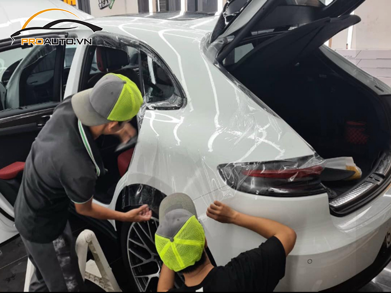 Dán phim PPF xe Porsche Taycan