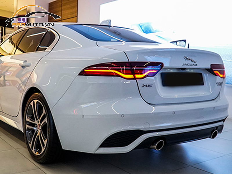 Dán phim PPF xe Jaguar XE