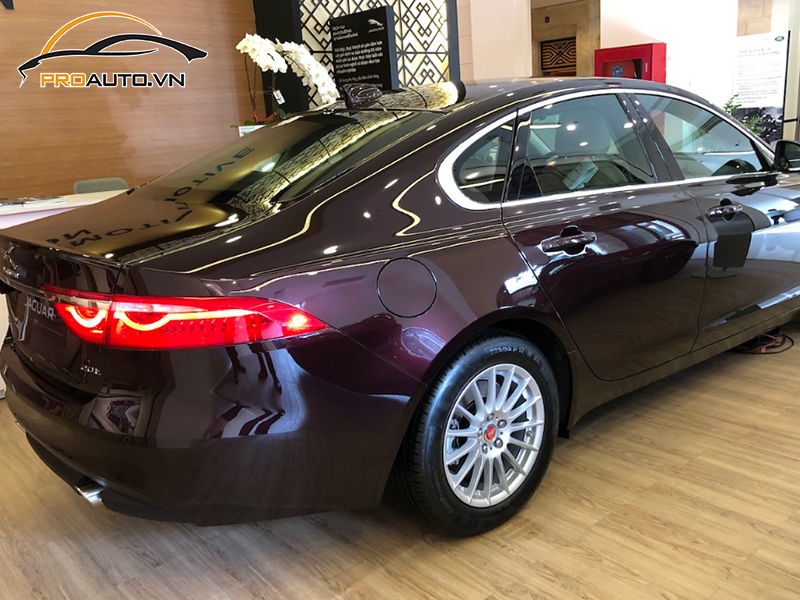 Dán phim PPF xe Jaguar XF