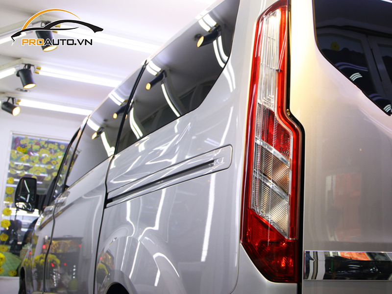 Dán phim PPF xe Ford Tourneo