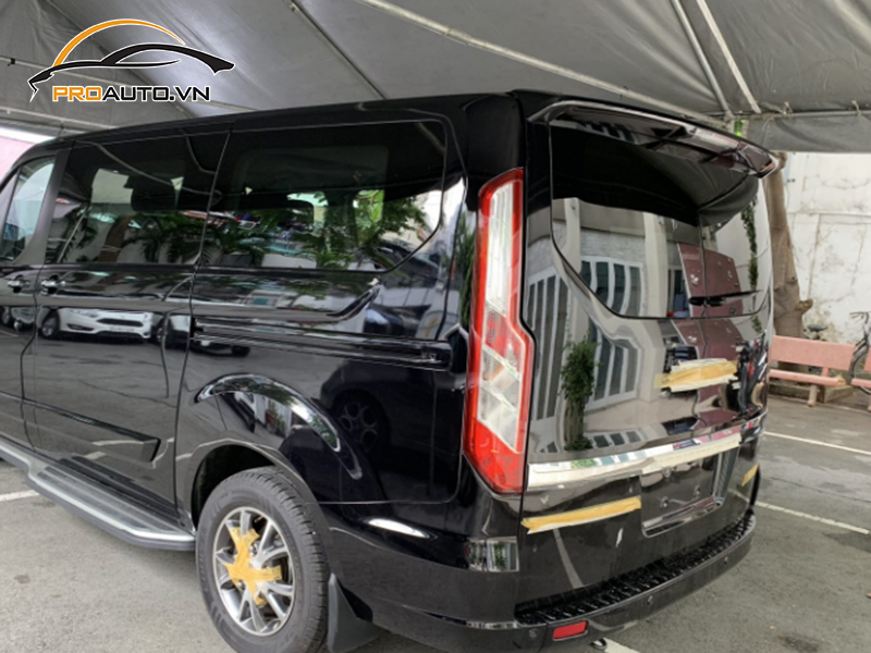 Dán phim PPF xe Ford Tourneo