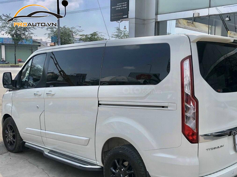Dán phim PPF xe Ford Tourneo