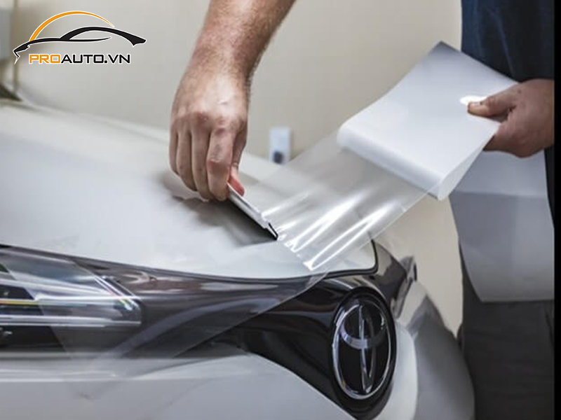 Dán phim PPF xe Toyota Granvia