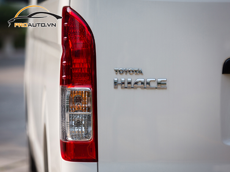 Dán phim PPF xe Toyota Hiace