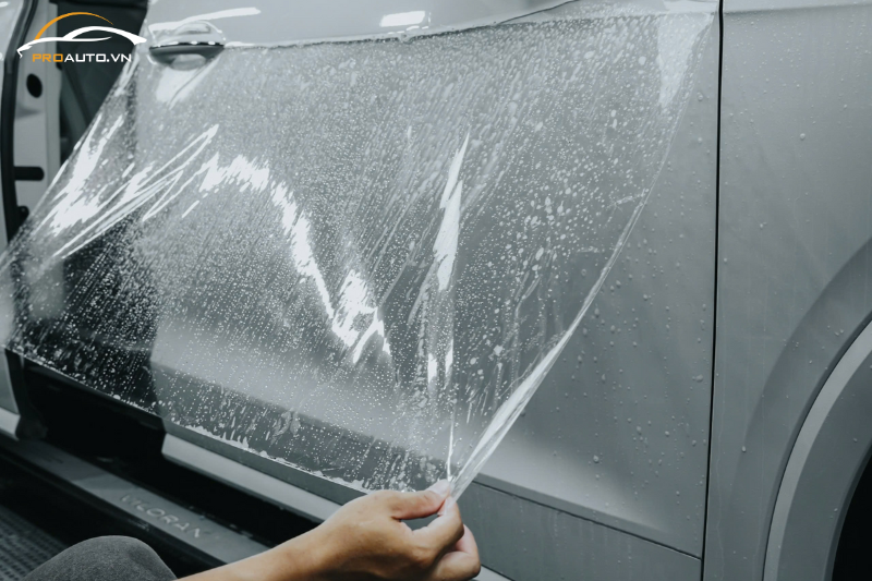 Dán PPF xe Volkswagen Viloran với khả năng tự phục hồi vết xước cao