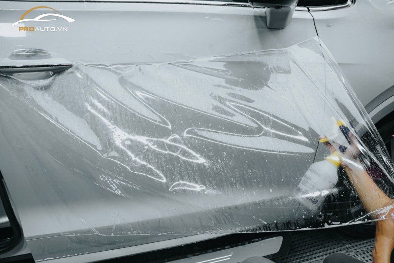Dán PPF xe Volkswagen Viloran với lớp phim trong suốt và bền màu