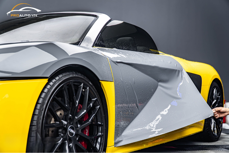 Dán wrap decal xe ô tô - Quá trình bảo dưỡng xe