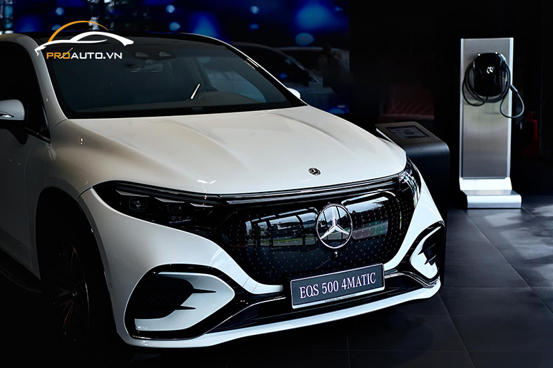 Đầu xe Mercedes Benz EQS SUV 2024