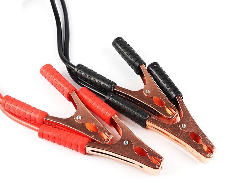 Kẹp điện được làm bằng kim loại