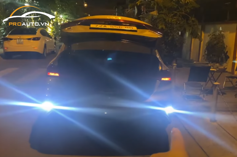 Đèn lùi ô tô giúp tiết kiệm năng lượng