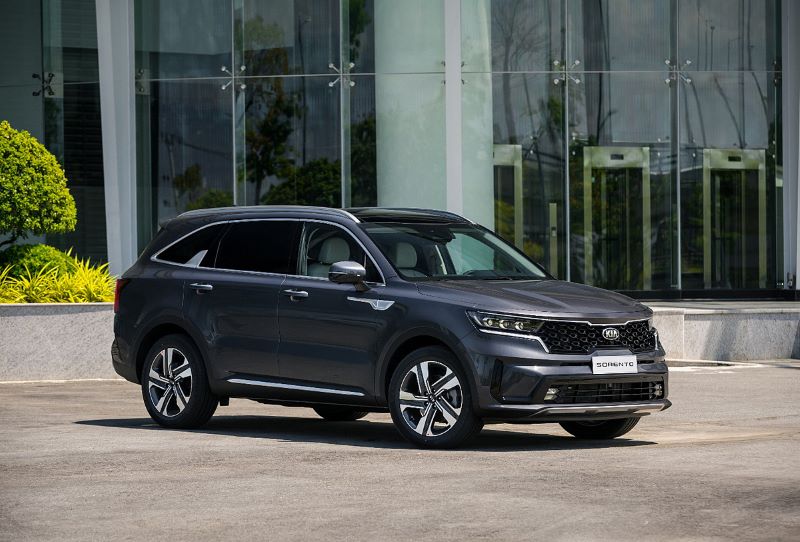 Dịch vụ dán phim cách nhiệt xe Kia Sorento tận nhà