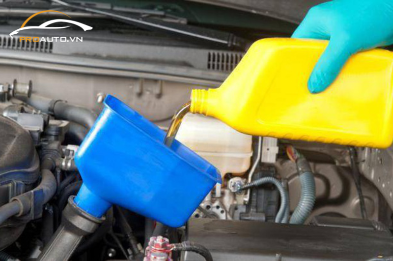 Định mức thay nhớt động cơ cho xe ô tô 