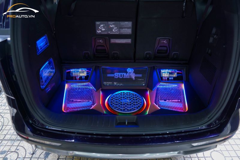 Độ âm thanh cho xe Mercedes V250