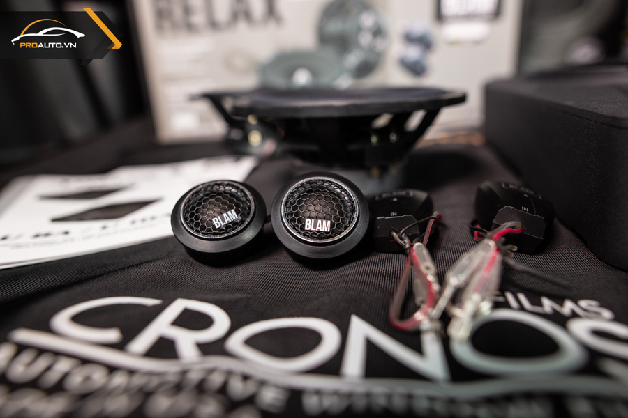 Gắn, thay, độ loa, sub điện và amply xe