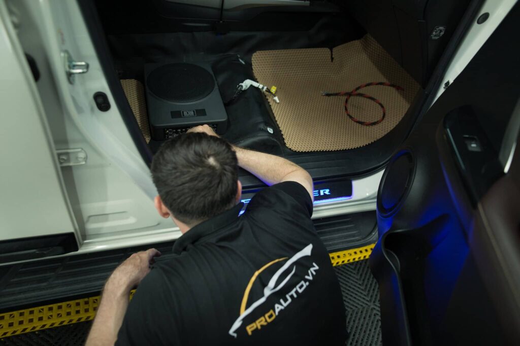 Thi công nâng cấp âm thanh xe ô tô tại Proauto.vn