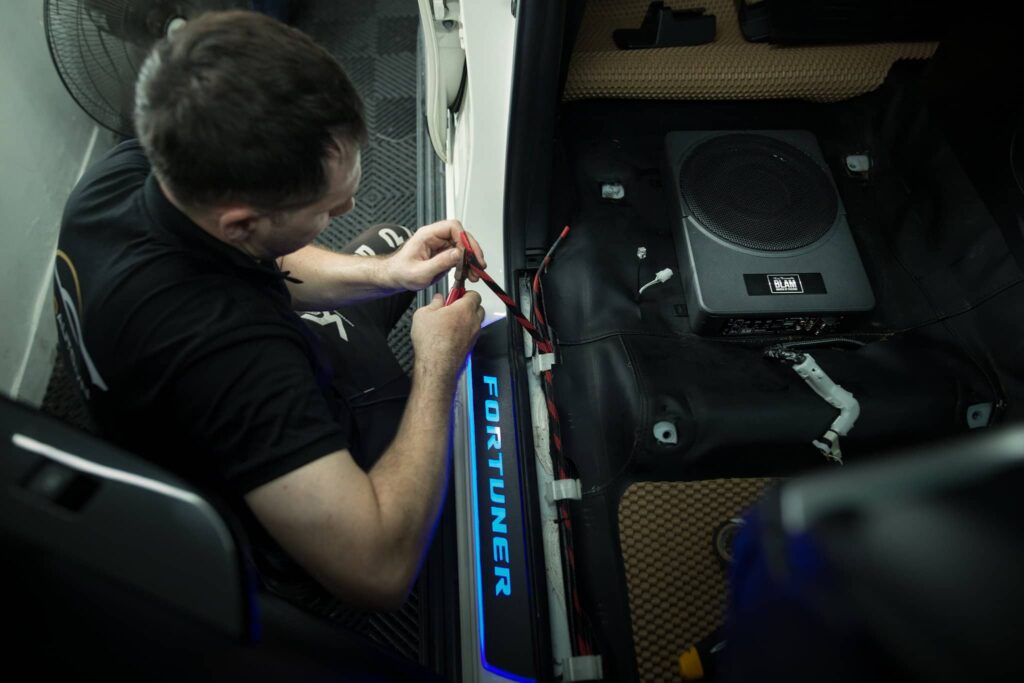 Thi công nâng cấp âm thanh xe ô tô tại Proauto.vn