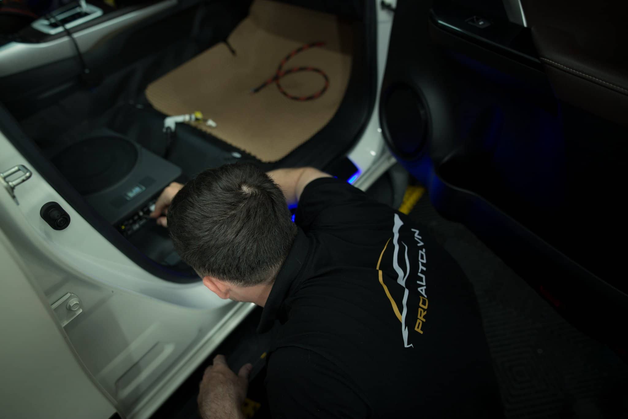 Thi công nâng cấp âm thanh xe ô tô tại Proauto.vn