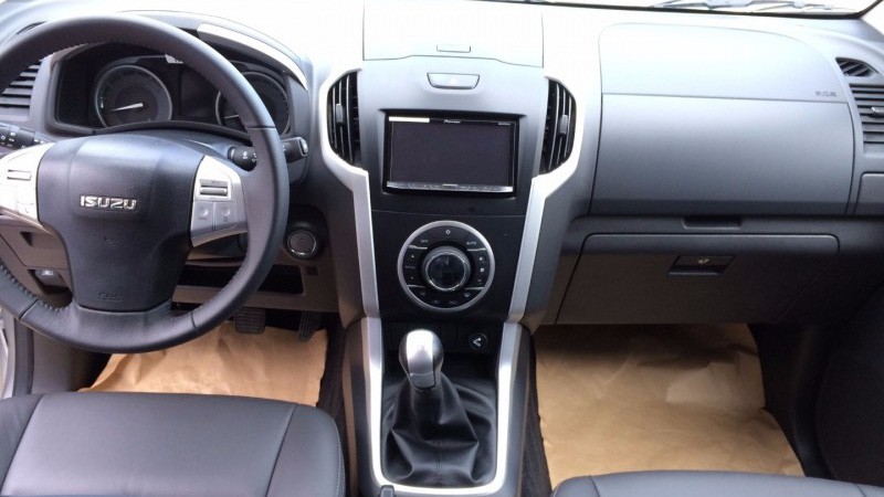 Nâng cấp âm thanh xe Isuzu MU-X B7