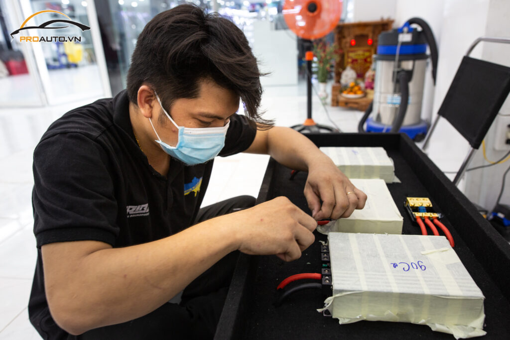 Những giải pháp độ âm thanh xe Mercedes Benz E200 hiện nay