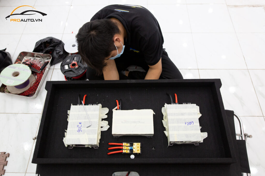 Gắn, thay, độ loa, sub điện và amply xe