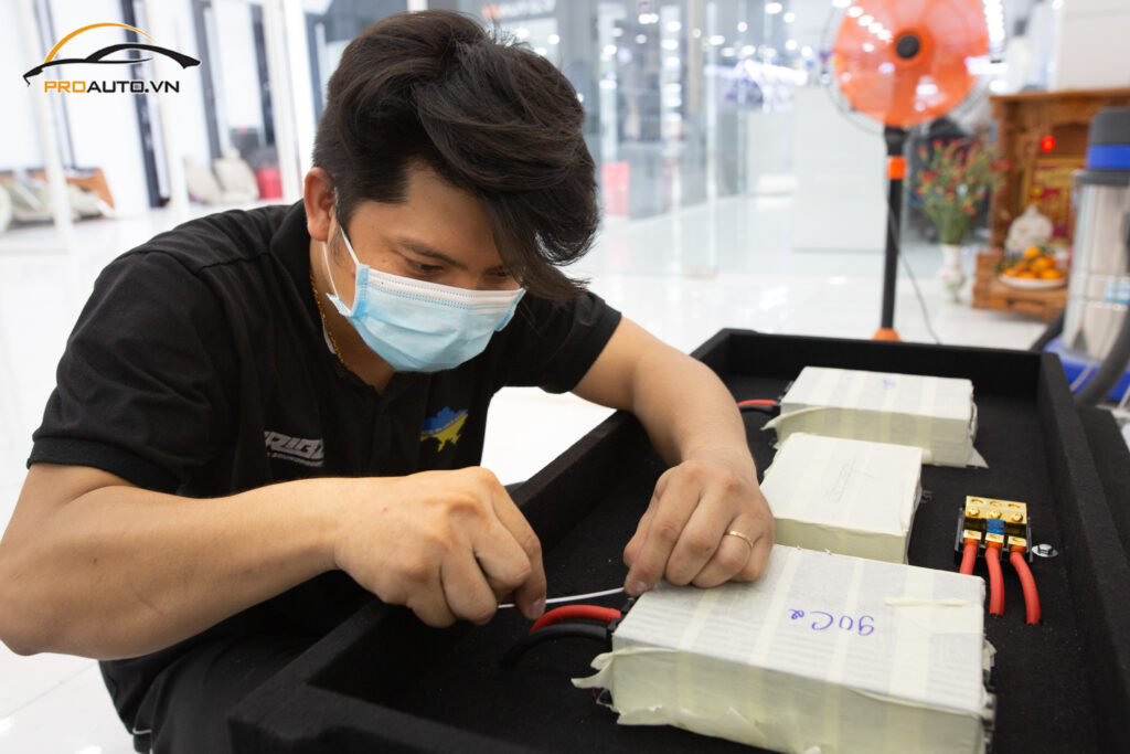 Những giải pháp độ âm thanh xe Mercedes GLC 300 hiện nay