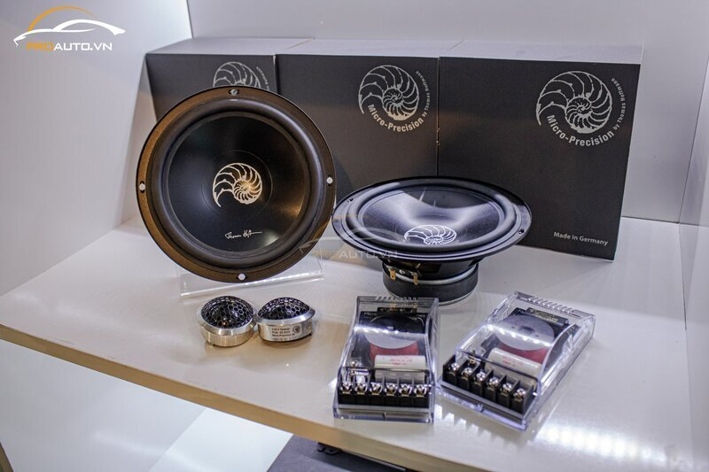 Độ âm thanh xe Ford Ranger thương hiệu Micro Precision