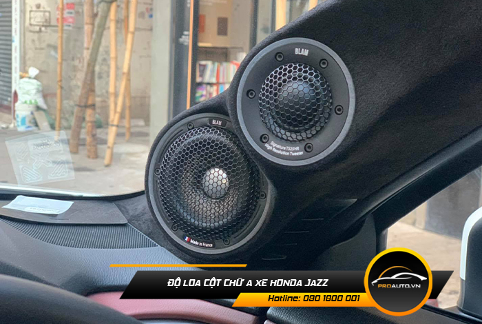 Độ loa cột chữ A xe Honda Jazz
