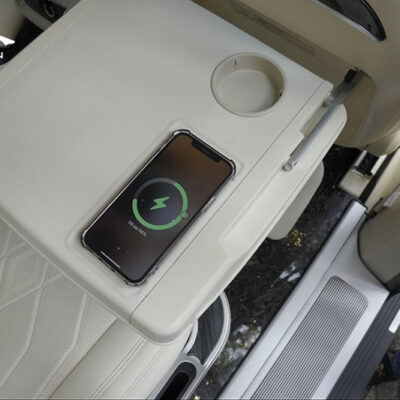 do ban lam viec xe kia carnival tich hop sac khong day 1 1