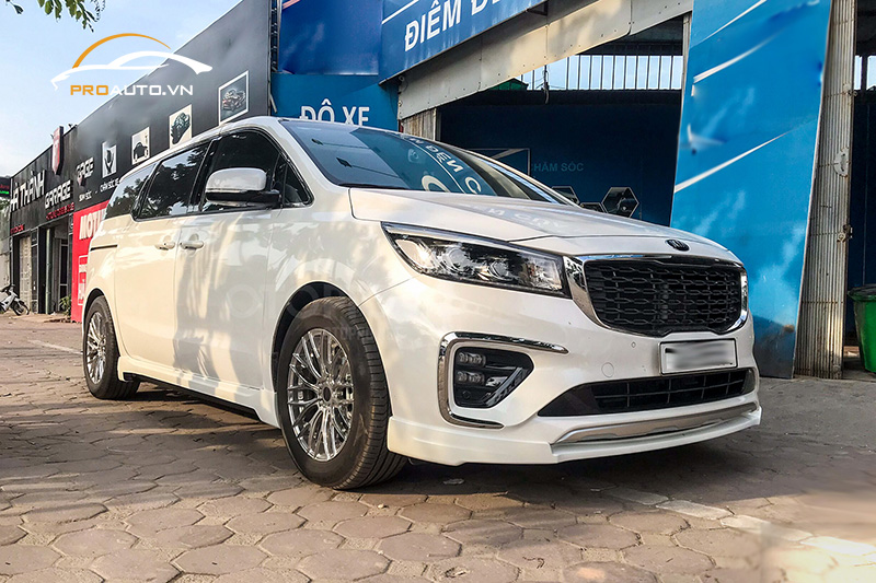 Độ body kit cho xe Kia Sedona