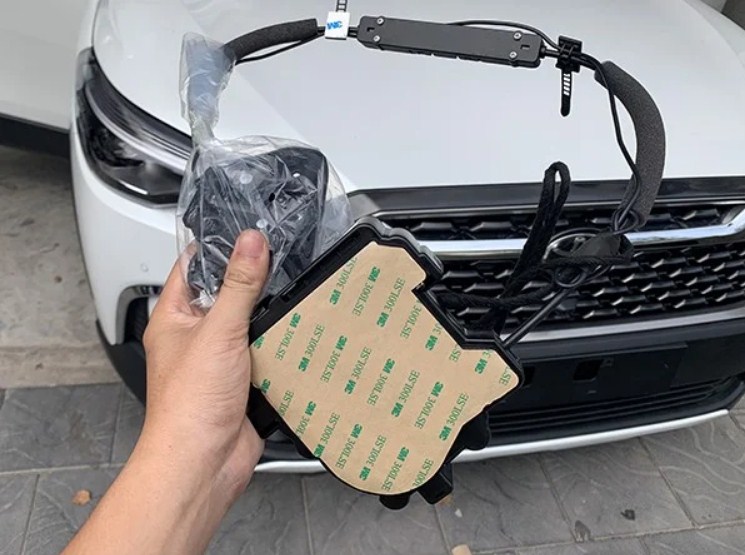 do cua hit cho xe Toyota Innova