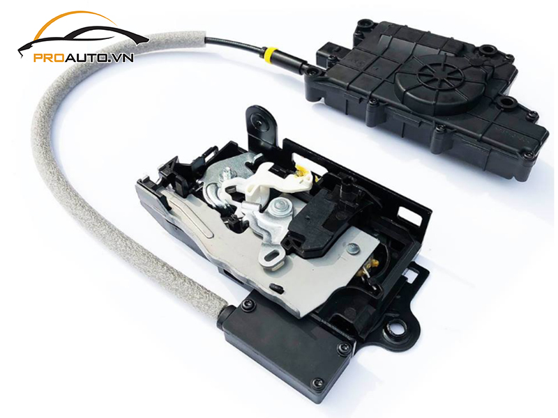 do cua hit o to xe EcoSport 11