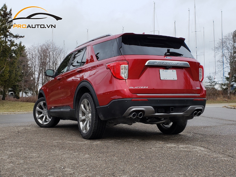 do cua hit o to xe Ford Explorer 2