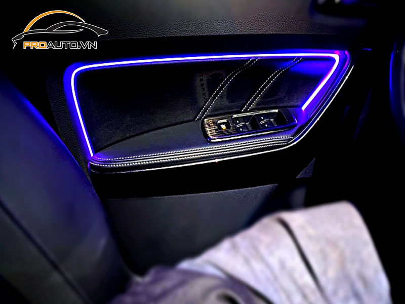 Độ đèn LED viền nội thất ô tô