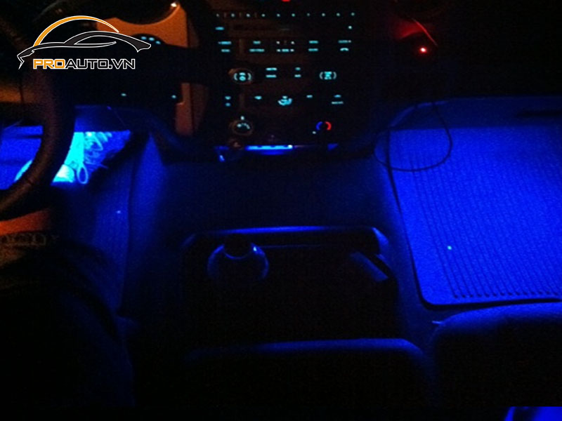 Độ đèn LED nội thất xe Ford Escape